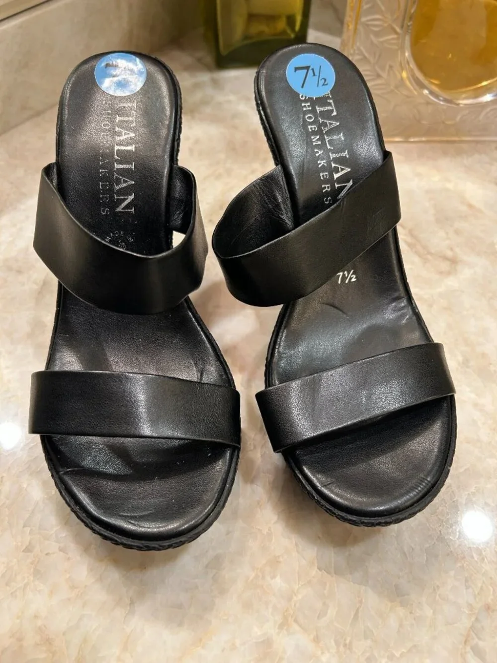 Gorgeous NWOT Black Leather Upper Wedge Sandals From Italy